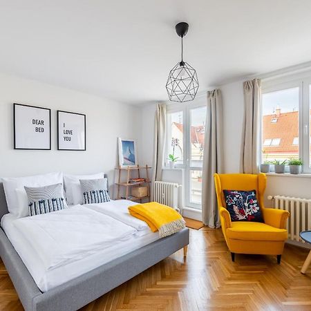 Bright Charming Apt With Terrace, Parking & Airco. Prag Exteriör bild