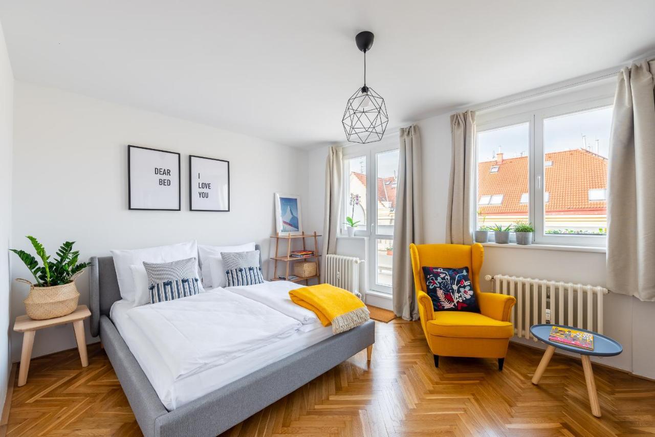Bright Charming Apt With Terrace, Parking & Airco. Prag Exteriör bild