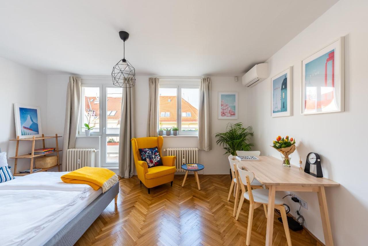 Bright Charming Apt With Terrace, Parking & Airco. Prag Exteriör bild